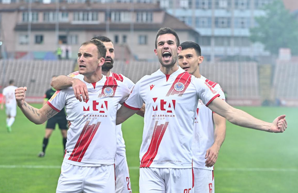 九游登录入口 -包含欧冠窗口期走向成谜，达拉斯独行侠调整名单，气氛紧张，训练强度明显提升的词条