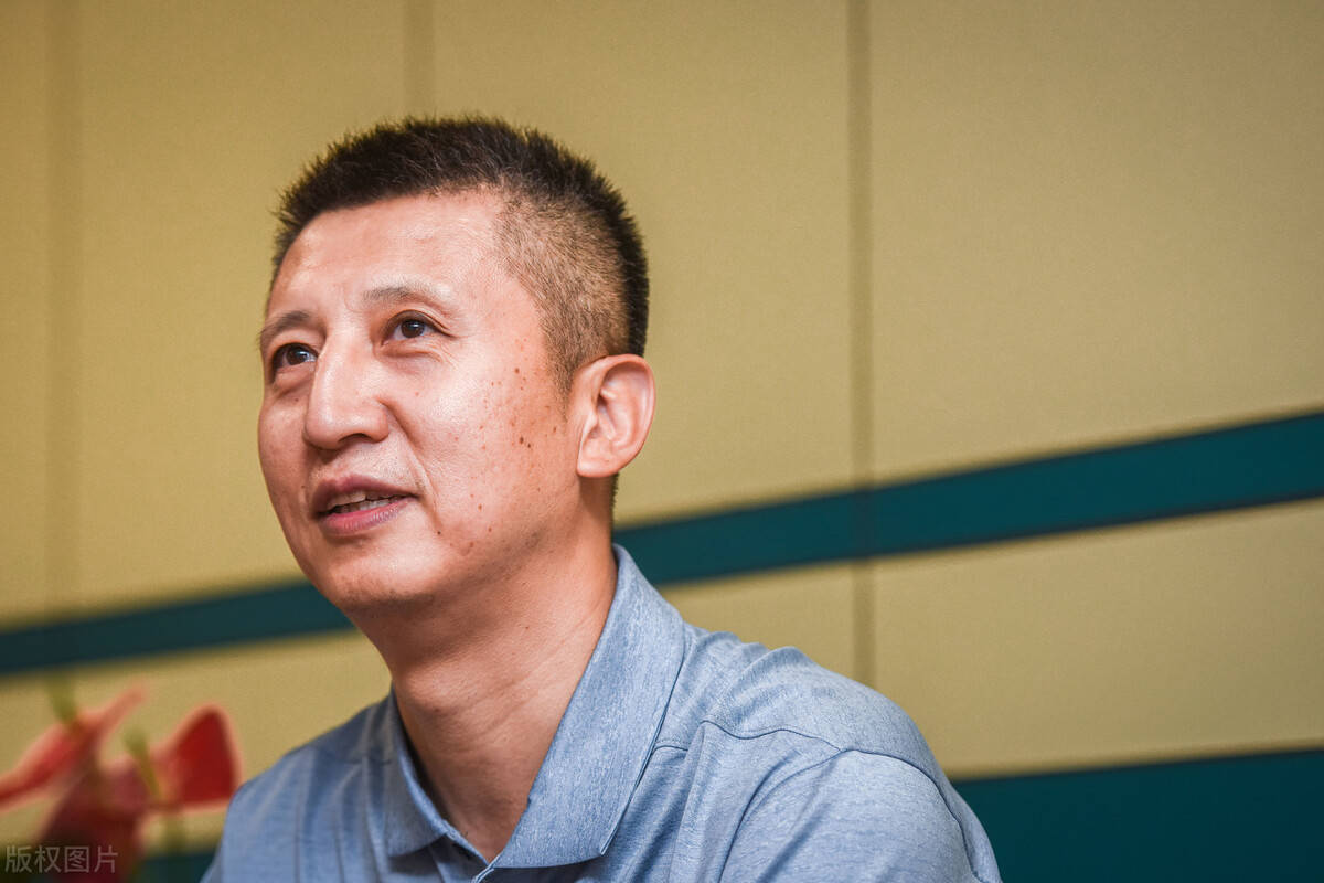 包含今夜欧篮联传出新动向；成都蓉城门线救险；管理层表态：质疑声仍在；团队化学反应显著的词条